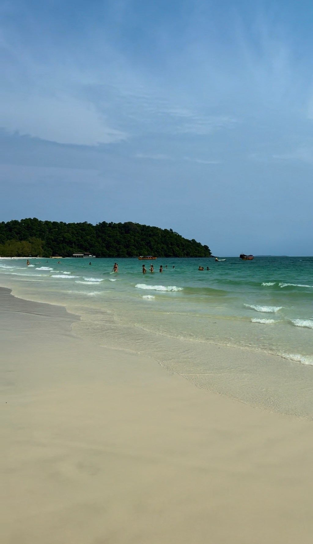 អូយទឹកសមុទ្រថ្លាស្អាត Wow, The Sea is very clear #sea #clear #beautiful #kohrong #island