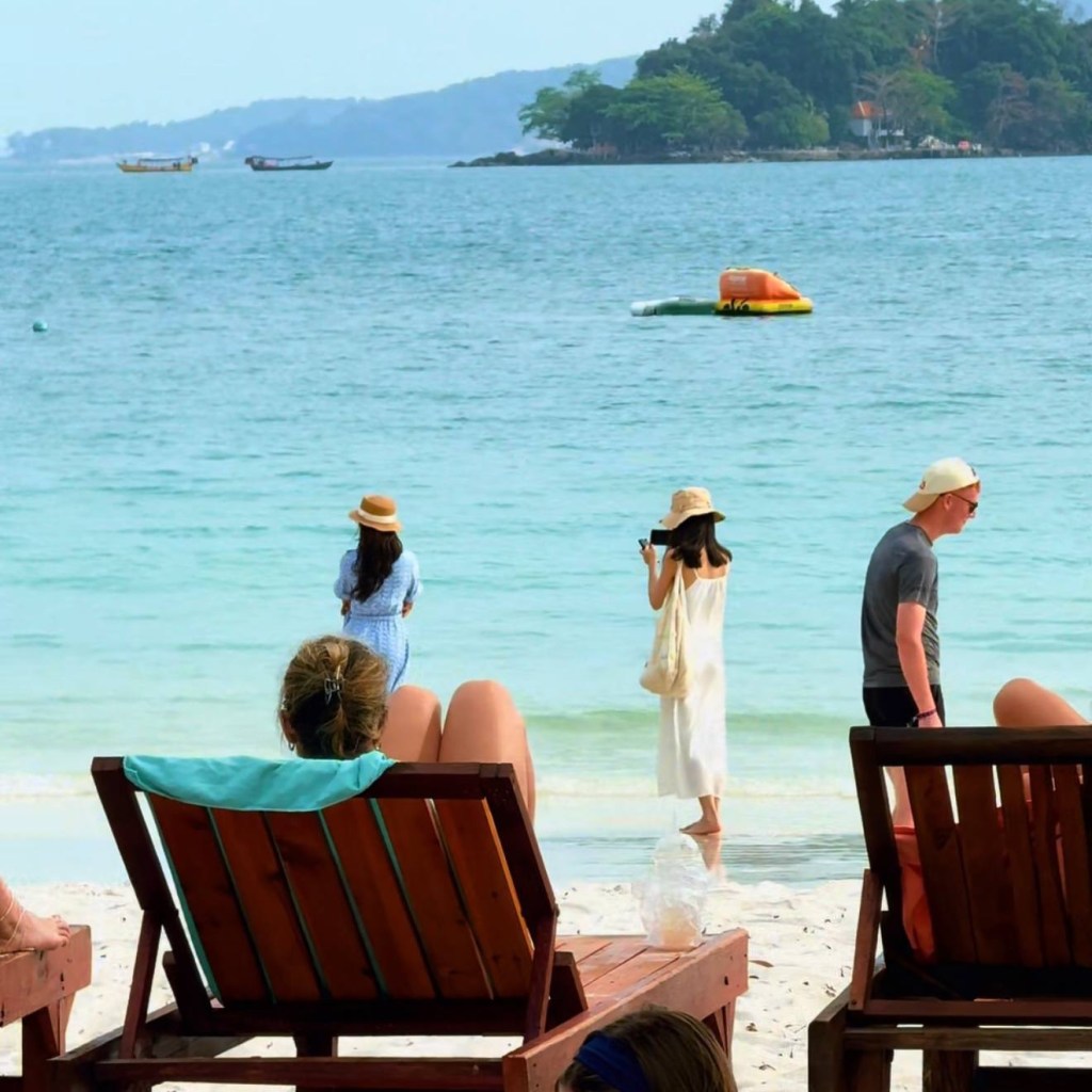 ស្រឡាញ់សមុទ្រ ជ្រើសរើស កោះរ៉ុង គឺត្រូវហេីយបងៗ Love the sea, Koh Rong is the best choice #bestchoice #sea #kohrong #island&nbsp;#beach