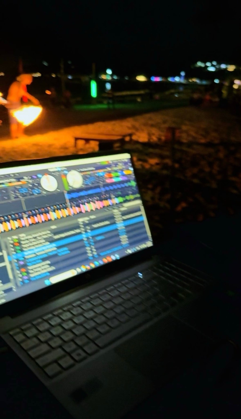 ពេលមកដល់កោះរ៉ុង កុំភ្លេចមកមេីល Fire Show ផង ។ When you arrive Koh Rong, please go to visit Fire Show. #fireshow #livedj #kohrong #island&nbsp;#onederzkohrong