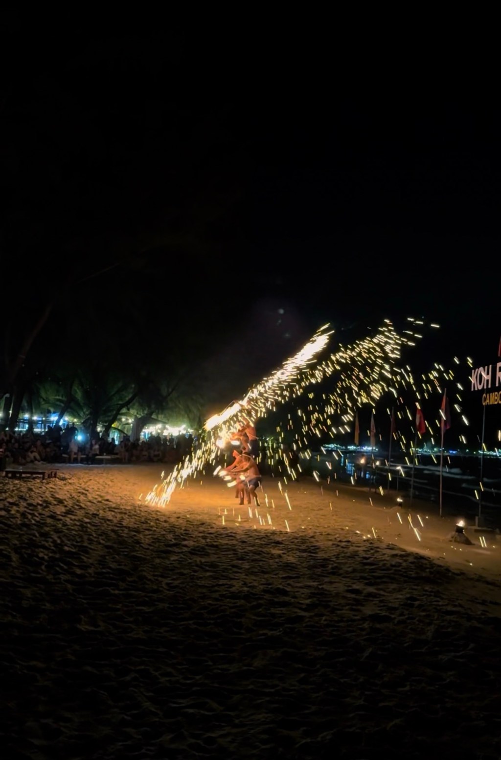 ក្បាច់ថ្មី New Tactic #fireshow #onederzkohrong #island #beach&nbsp;#kohrong