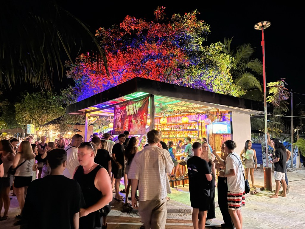 09-03-2026 on Monday, registered 50 people and follow over 90 people, total 140+ people, it is a Pub Crawl by Onederz Koh Rong #Monday #Thursday #PubCrawl #kohrong&nbsp;#party