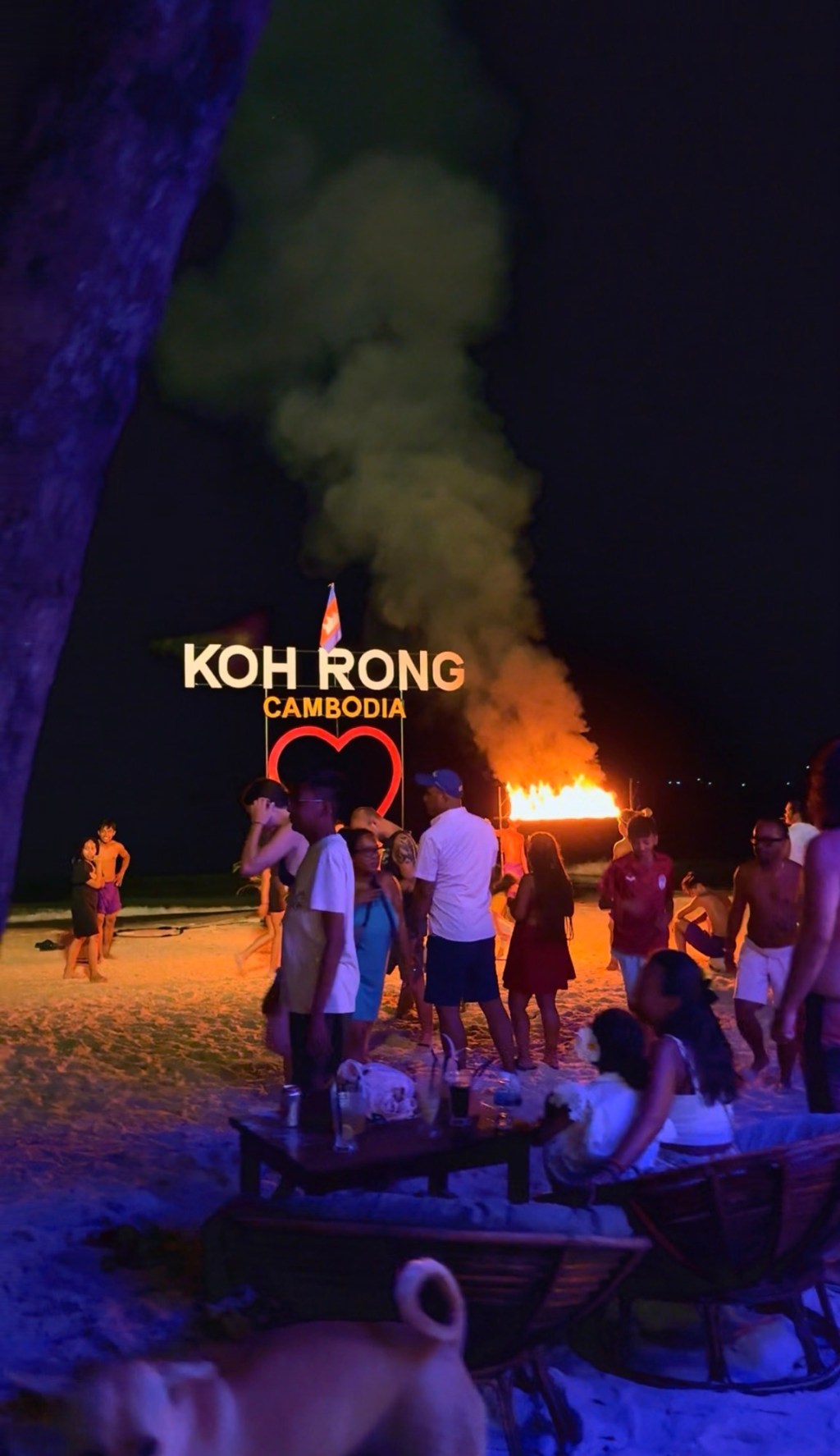 ឆេះ សក់ Cameraman តិចបាត់ | Burn cameraman’s hair a little bit #firelimbo #adventure #kohrong #island #beach #entertainment at Onederz Koh Rong